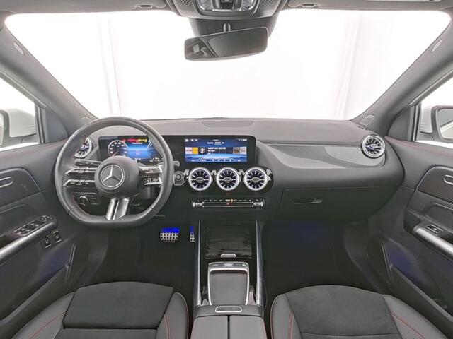Mercedes-Benz GLA-KLASSE 250 e AMG Plug-In Hybride | AMG Line Advanced Plus | Panorama Schuif-Kanteldak | Dodehoek Assist | Stuur en Stoelverwarming | Inclusief 24 maanden Mercedes-Benz Certified garantie voor Europa.