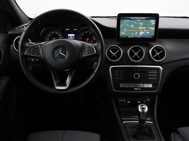 Mercedes-Benz GLA-KLASSE 180 *74.453 KM* + STOELVERWARMING | LED | CAMERA | NAVI | ELEKTR. ACHTERKLEP