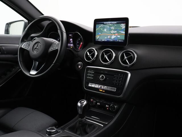 Mercedes-Benz GLA-KLASSE 180 *74.453 KM* + STOELVERWARMING | LED | CAMERA | NAVI | ELEKTR. ACHTERKLEP