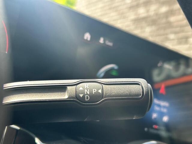 Mercedes-Benz GLA-KLASSE 250 e Business Solution AMG Limited l Panoramadak l Camera l LED l Stoelverwarming