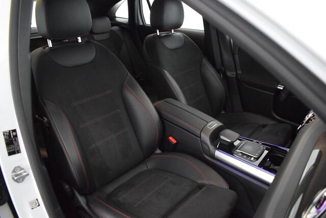 Mercedes-Benz GLA-KLASSE 250 e 218pk Style Camera Stoelverwarming Navigatie