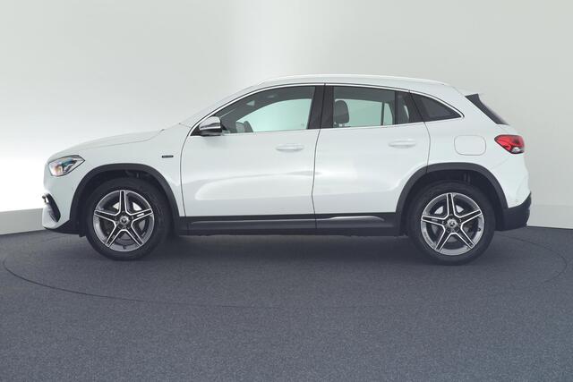 Mercedes-Benz GLA-KLASSE 250 e 218pk Style Camera Stoelverwarming Navigatie