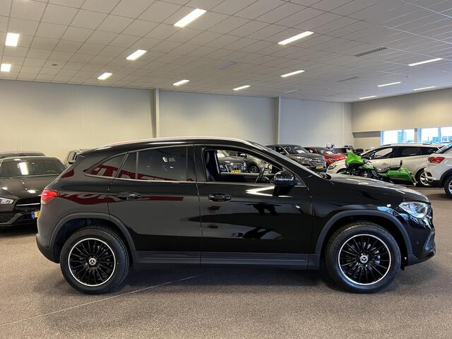 Mercedes-Benz GLA-KLASSE 180 NAVIGATIE/CAMERA , ECC AIRCO, CRUISE, 136 PK