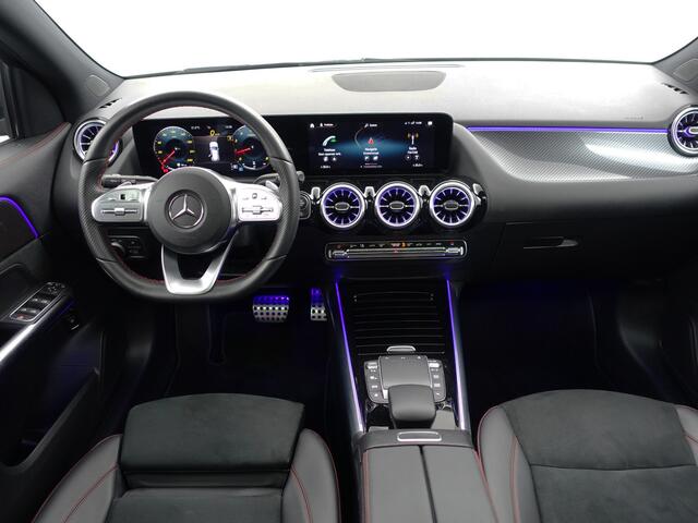 Mercedes-Benz GLA-KLASSE 200 AMG Night Edition Aut- Panodak I Leer I Widescreen I Sfeerverlichting I Matt grey