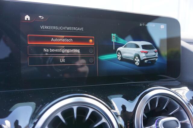 Mercedes-Benz GLA-KLASSE 250 e Progressive Distronic Carplay