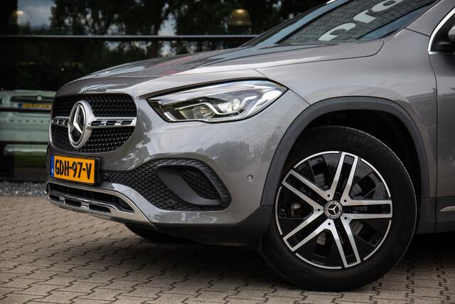 Mercedes-Benz GLA-KLASSE 200 AMG Line , Virtual cockpit, Achteruitrijcamera,