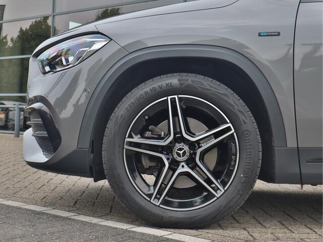 Mercedes-Benz GLA-KLASSE 250 e AMG Line 360 CAM | CarPlay | 19 inch | Elektrische Trekhaak