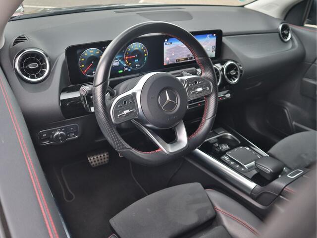 Mercedes-Benz GLA-KLASSE 250 e AMG Line 360 CAM | CarPlay | 19 inch | Elektrische Trekhaak