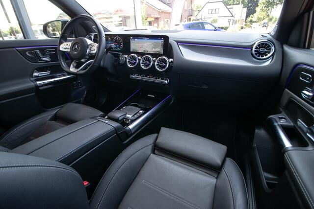 Mercedes-Benz GLA-KLASSE 250 e AMG Line All-in rijklaarprijs | Pano dak | Leer | Ad. cruise | Mem. stoelen | Burmester