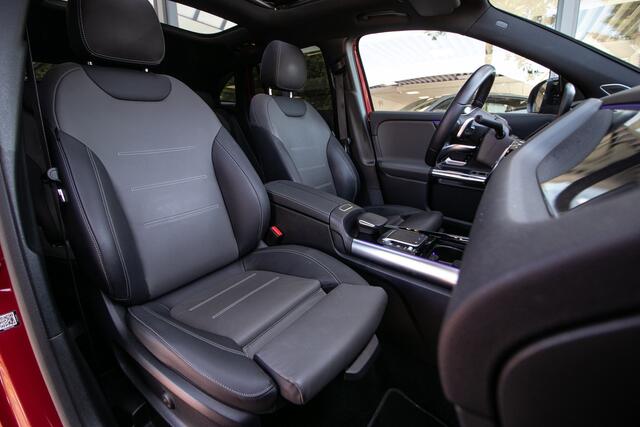 Mercedes-Benz GLA-KLASSE 250 e AMG Line All-in rijklaarprijs | Pano dak | Leer | Ad. cruise | Mem. stoelen | Burmester