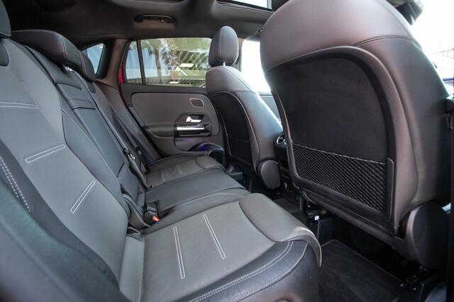 Mercedes-Benz GLA-KLASSE 250 e AMG Line All-in rijklaarprijs | Pano dak | Leer | Ad. cruise | Mem. stoelen | Burmester