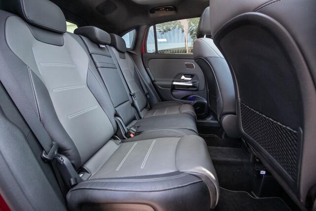 Mercedes-Benz GLA-KLASSE 250 e AMG Line All-in rijklaarprijs | Pano dak | Leer | Ad. cruise | Mem. stoelen | Burmester