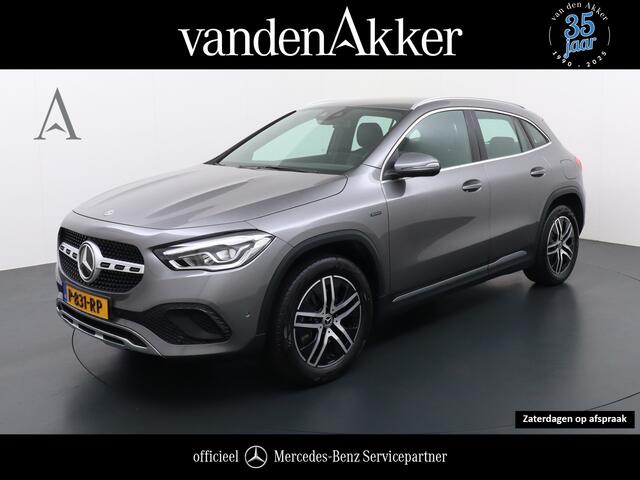 Mercedes-Benz GLA-KLASSE 250e Luxury // Trekhaak // Carplay // WideScreen // Navigatie // LED Koplampen // Cruise Control