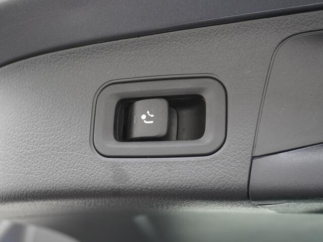 Mercedes-Benz GLA-KLASSE 250e Luxury // Trekhaak // Carplay // WideScreen // Navigatie // LED Koplampen // Cruise Control