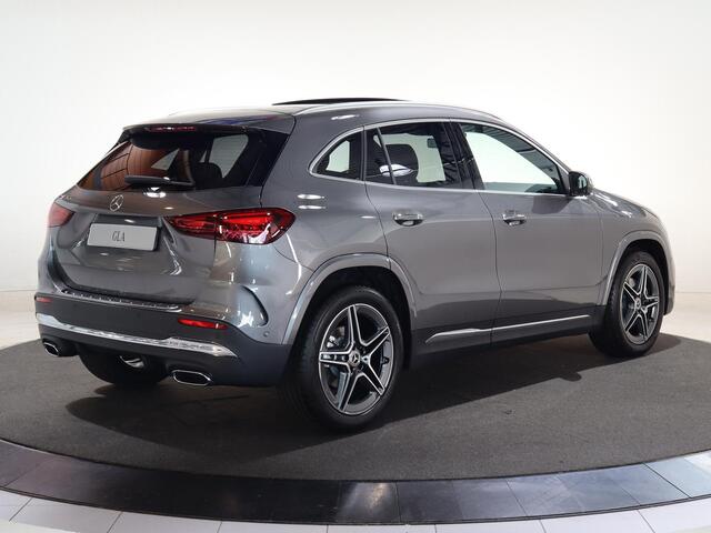 Mercedes-Benz GLA-KLASSE 180 Business Solution AMG | Panoramaschuifdak | Premium Plus | head-up display | Trekhaak
