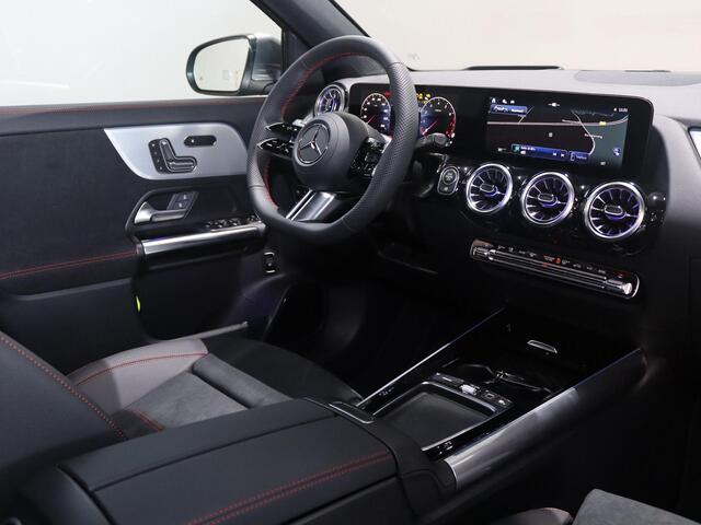 Mercedes-Benz GLA-KLASSE 180 Business Solution AMG | Panoramaschuifdak | Premium Plus | head-up display | Trekhaak