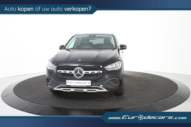 Mercedes-Benz GLA-KLASSE 180 Business Solution *1ste Eigenaar*Leer*Parkassist*Navigatie*Stoelverwarming*