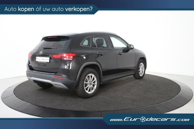 Mercedes-Benz GLA-KLASSE 180 Business Solution *1ste Eigenaar*Leer*Parkassist*Navigatie*Stoelverwarming*