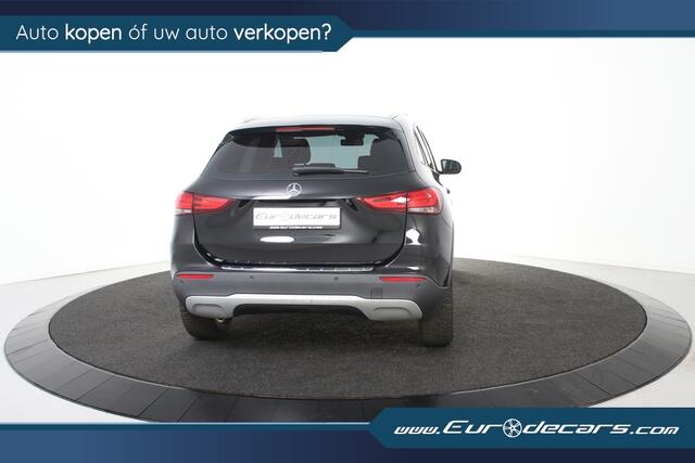 Mercedes-Benz GLA-KLASSE 180 Business Solution *1ste Eigenaar*Leer*Parkassist*Navigatie*Stoelverwarming*