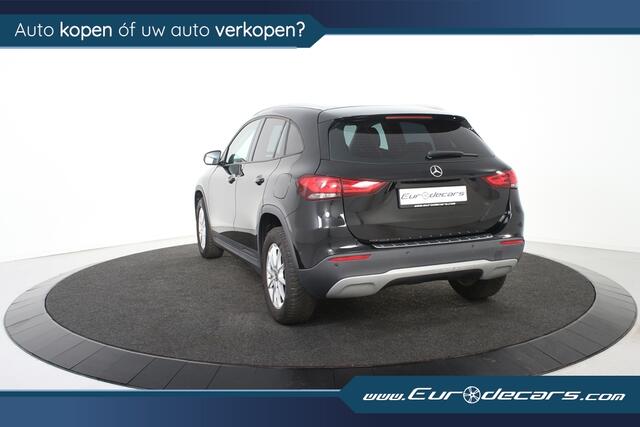 Mercedes-Benz GLA-KLASSE 180 Business Solution *1ste Eigenaar*Leer*Parkassist*Navigatie*Stoelverwarming*