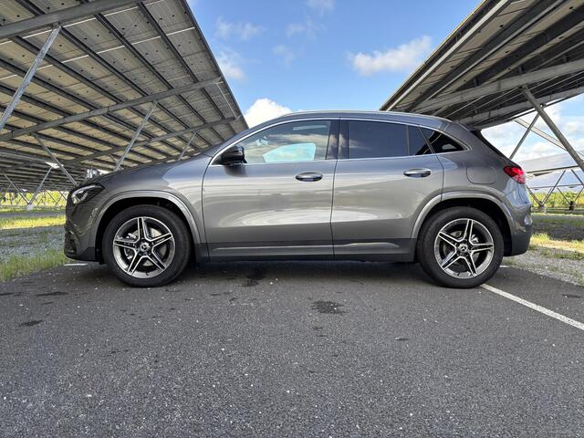 Mercedes-Benz GLA-KLASSE 180 Business Solution AMG | Panoramadak | Memory stoelen | Head-up display | Trekhaak | 360 camera | Sfeerverlichting |