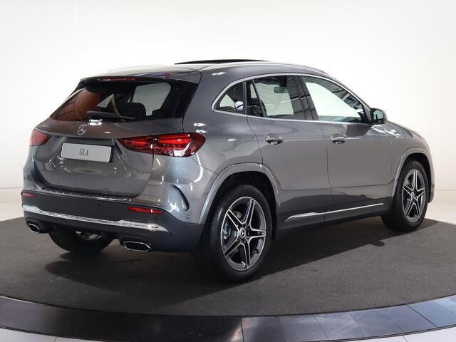 Mercedes-Benz GLA-KLASSE 180 Business Solution AMG Mercedes-Benz GLA 180 Business Solution AMG