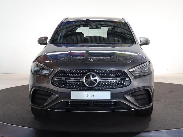 Mercedes-Benz GLA-KLASSE 180 Business Solution AMG Mercedes-Benz GLA 180 Business Solution AMG