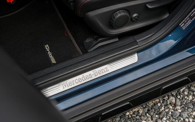 Mercedes-Benz GLA-KLASSE 180 AMG Night Upgrade | Panorama | Night | 19" | LED | Camera | Comfort Sleutel