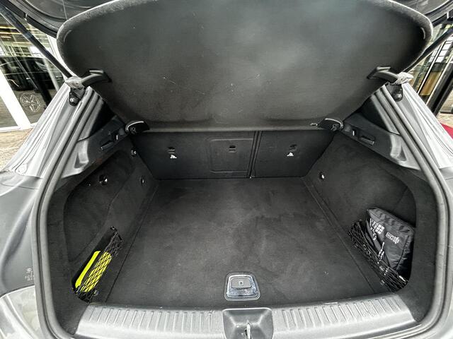 Mercedes-Benz GLA-KLASSE 200 Premium Plus | Stoelverwarming | Panoramadak | Cruise control