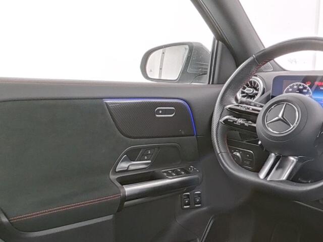 Mercedes-Benz GLA-KLASSE 250 e AMG Face Lift Plug In Hybride AMG Line Advanced Plus | Panorama Schuif-Kanteldak | Dodehoek Assist | 11 kW Laden | Stuur en Stoelverwarming. Inclusief 24 maanden MB Certified garantie voor Europa.