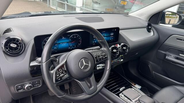 Mercedes-Benz GLA-KLASSE 180 Business Solution