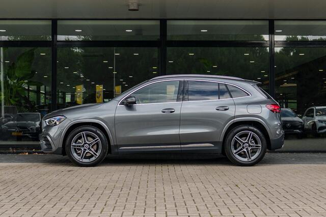 Mercedes-Benz GLA-KLASSE 180 Business Solution AMG | Panoramaschuifdak | Premium Plus | head-up display | Trekhaak