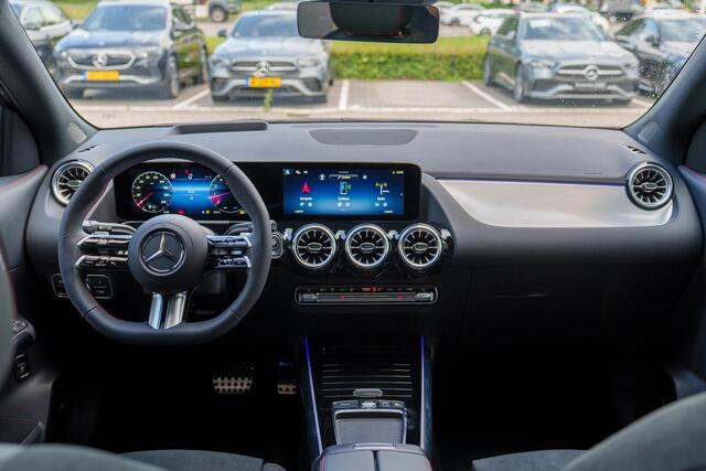 Mercedes-Benz GLA-KLASSE 180 Business Solution AMG | Panoramaschuifdak | Premium Plus | head-up display | Trekhaak