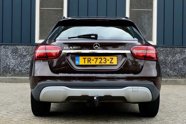 Mercedes-Benz GLA-KLASSE 180 Business Solution Plus Upgrade Edition Rijklaarprijs-Garantie Navigatie Airco Trekhaak Camera Led 1e Eigenaar