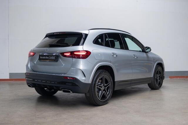 Mercedes-Benz GLA-KLASSE 250 e Business Solution AMG Panorama dak
