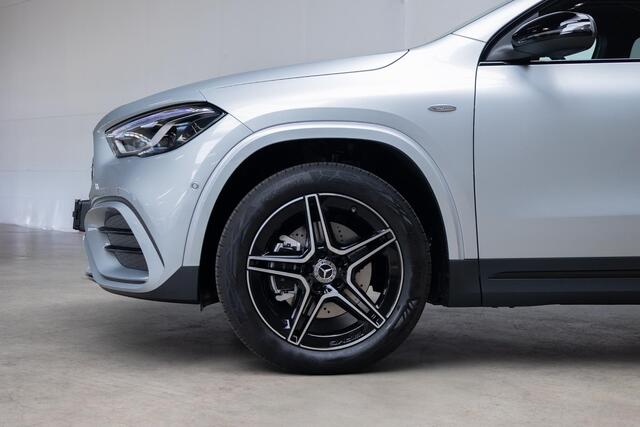 Mercedes-Benz GLA-KLASSE 250 e Business Solution AMG Panorama dak