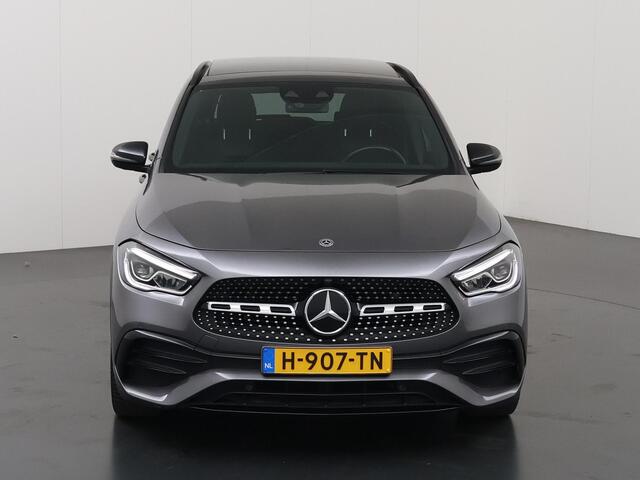 Mercedes-Benz GLA-KLASSE 200 AMG Line | Night | Panoramadak | Widescreen | Achteruitrijcamera |