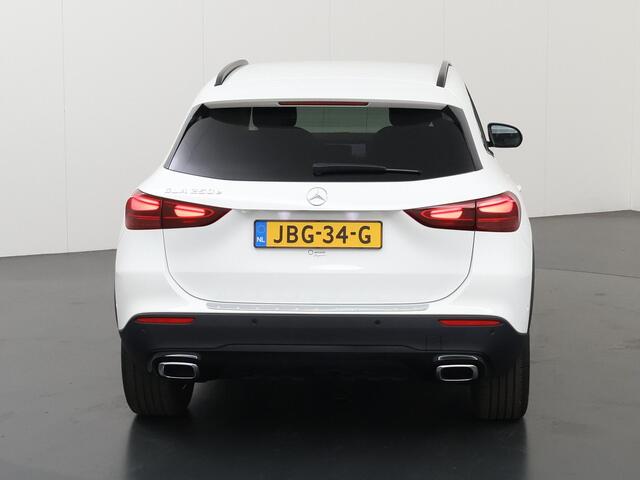 Mercedes-Benz GLA-KLASSE 250 e Star Edition AMG Line | Navigatie | Parkeercamera | Stoelverwarming | Keyless Go |