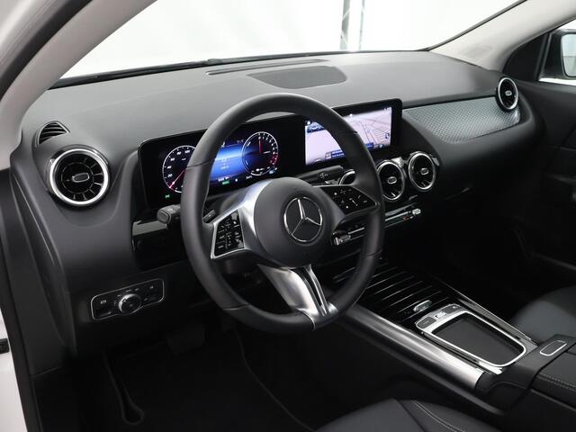 Mercedes-Benz GLA-KLASSE 250 e Star Edition AMG Line | Navigatie | Parkeercamera | Stoelverwarming | Keyless Go |