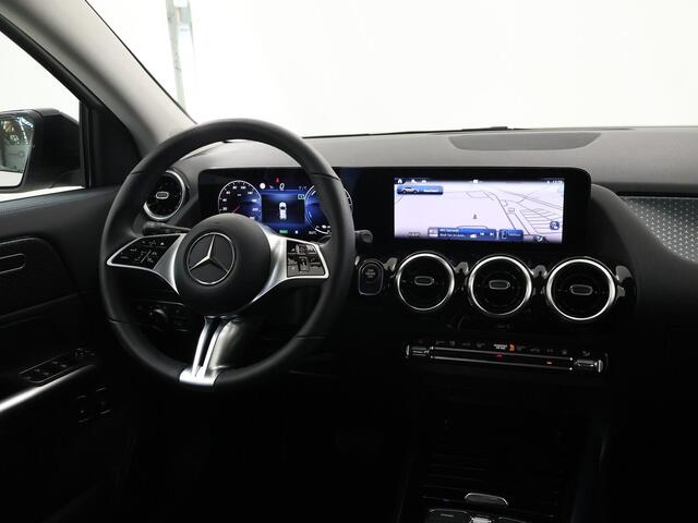 Mercedes-Benz GLA-KLASSE 250 e Star Edition AMG Line | Navigatie | Parkeercamera | Stoelverwarming | Keyless Go |