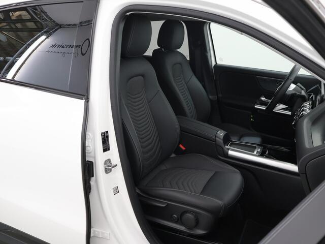 Mercedes-Benz GLA-KLASSE 250 e Star Edition AMG Line | Navigatie | Parkeercamera | Stoelverwarming | Keyless Go |