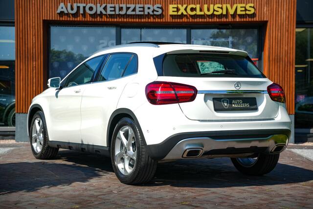 Mercedes-Benz GLA-KLASSE 180 Sport Edition Panoramadak Airco Stoelverw. PDC