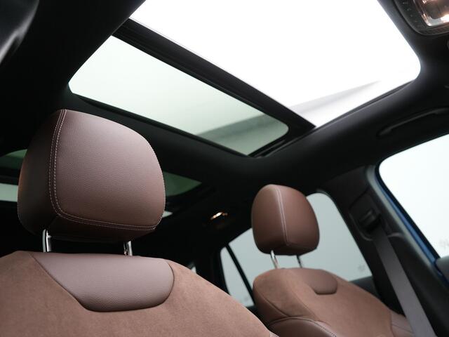 Mercedes-Benz GLA-KLASSE 250 e AMG Line Plug In Hybrid Facelift Night 218pk PHEV | Panodak | Adaptive Cruise | Burmester | 360 Camera | Alcantara Sportstoelen | Widescreen Navi | Keyless | Sfeerverlichting |