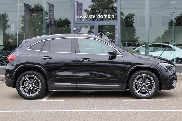 Mercedes-Benz GLA-KLASSE 250 e Edition AMG Line l Facelift l Panoramadak l MBUX l Camera l Dodehoek assistent l Keyless Go l LED adaptief l Sfeerverlichting l Winterpakket l Spiegel pakket l I Stuur/stoel verwarming I Elektrische kofferklep I Electr. bedienbare achterklep l Stoel