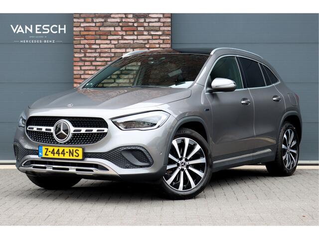 Mercedes-Benz GLA-KLASSE 250 e Business Solution Luxury Limited | Distronic+ | Panoramadak | Trekhaak | Memory | Burmester | Leder | Camera | Augmented Reality | Verwarmd Stuurwiel |