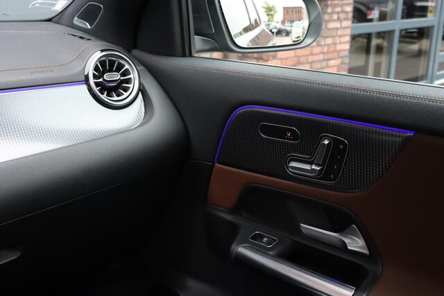 Mercedes-Benz GLA-KLASSE 250 e Business Solution Luxury Limited | Distronic+ | Panoramadak | Trekhaak | Memory | Burmester | Leder | Camera | Augmented Reality | Verwarmd Stuurwiel |