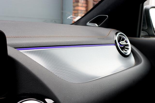 Mercedes-Benz GLA-KLASSE 250 e Business Solution Luxury Limited | Distronic+ | Panoramadak | Trekhaak | Memory | Burmester | Leder | Camera | Augmented Reality | Verwarmd Stuurwiel |