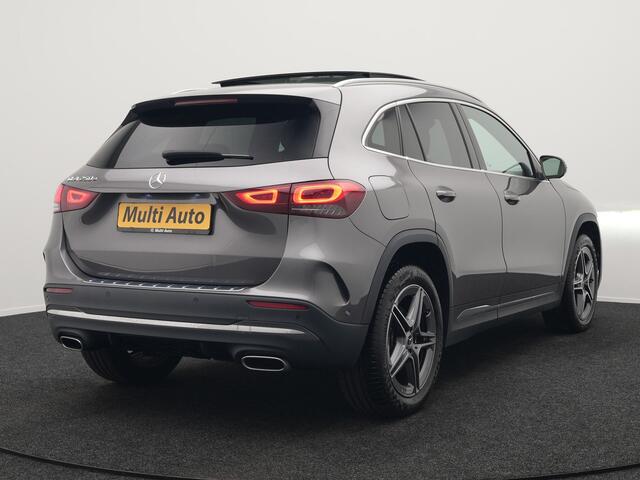 Mercedes-Benz GLA-KLASSE 250 e AMG Line Plug in Hybrid 218pk Dealer O.H | PHEV | Trekhaak af Fabriek | Panodak | Head Up| Adaptive Cruise | Apple Carplay | 360 camera | Sfeeverlichting | Lederen Sportstoelen Verwarmd | Widescreen Display | Navigatie | DAB |