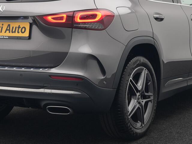 Mercedes-Benz GLA-KLASSE 250 e AMG Line Plug in Hybrid 218pk Dealer O.H | PHEV | Trekhaak af Fabriek | Panodak | Head Up| Adaptive Cruise | Apple Carplay | 360 camera | Sfeeverlichting | Lederen Sportstoelen Verwarmd | Widescreen Display | Navigatie | DAB |