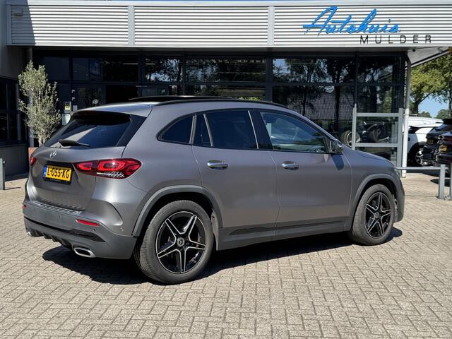 Mercedes-Benz GLA-KLASSE 180 Business Solution AMG Panoramadak/LED/Keyless/Widescreen